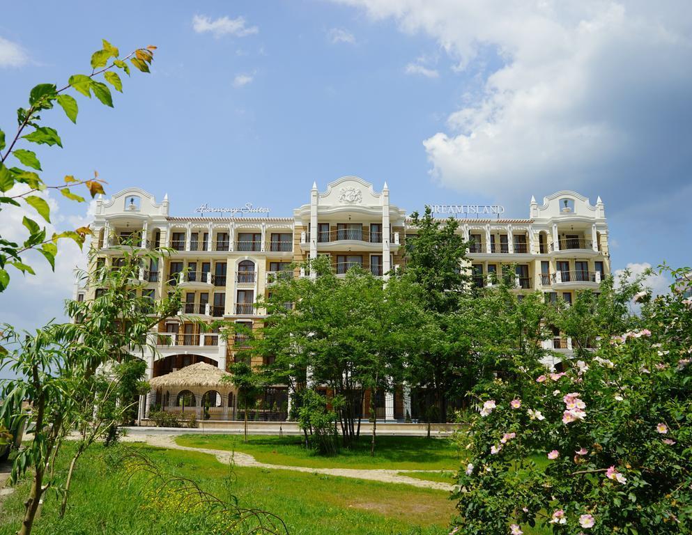 Private Apartments In Harmony Suites Dream Island Pantai Sunny Luaran gambar